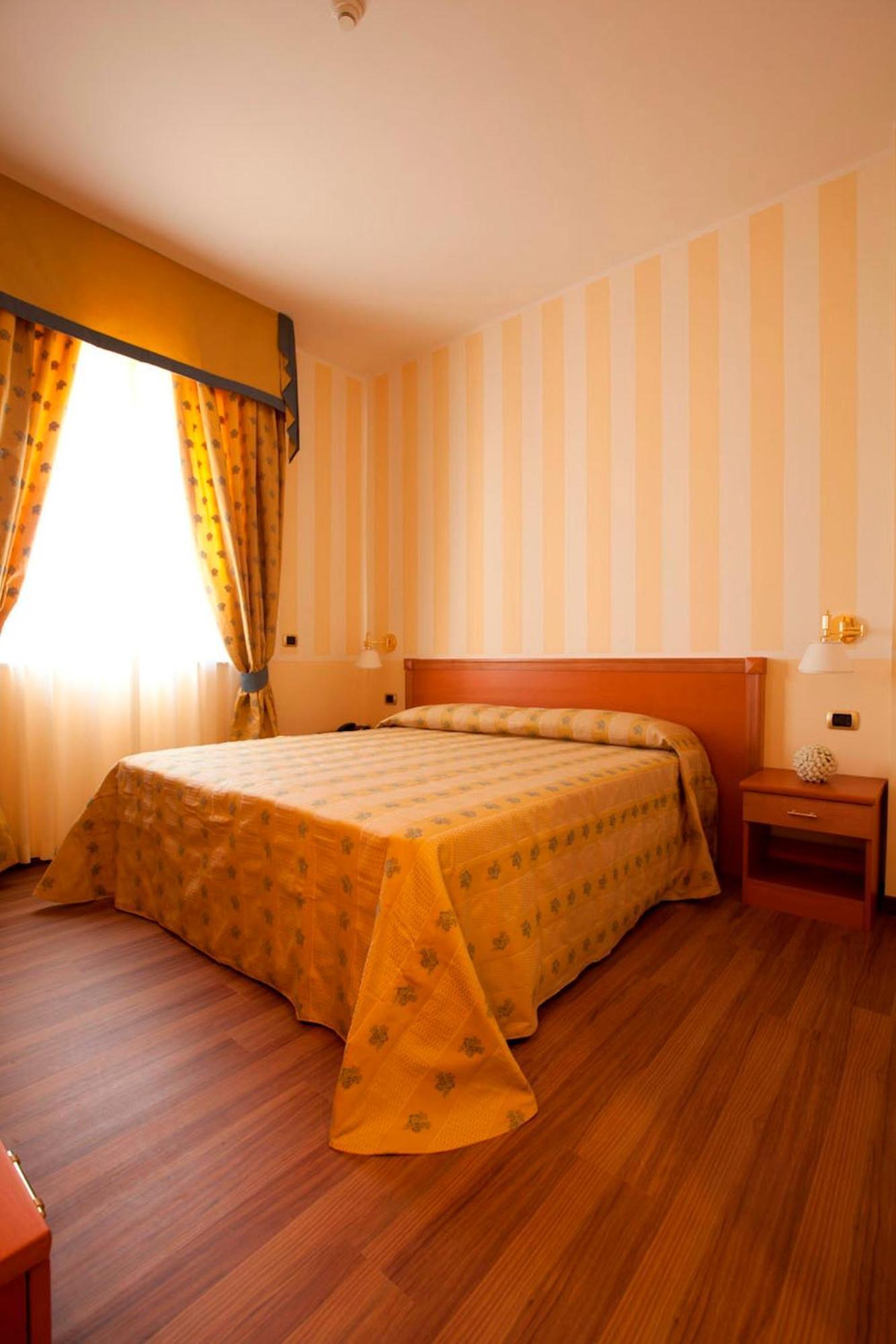 Park Hotel Elizabeth Mariotto Bagian luar foto